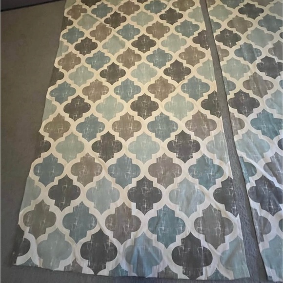 Geometric Patterned Curtains - Picture 2 of 4